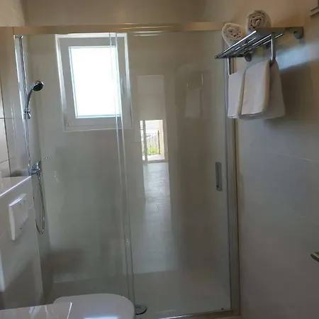 Patalic 아파트 로파르